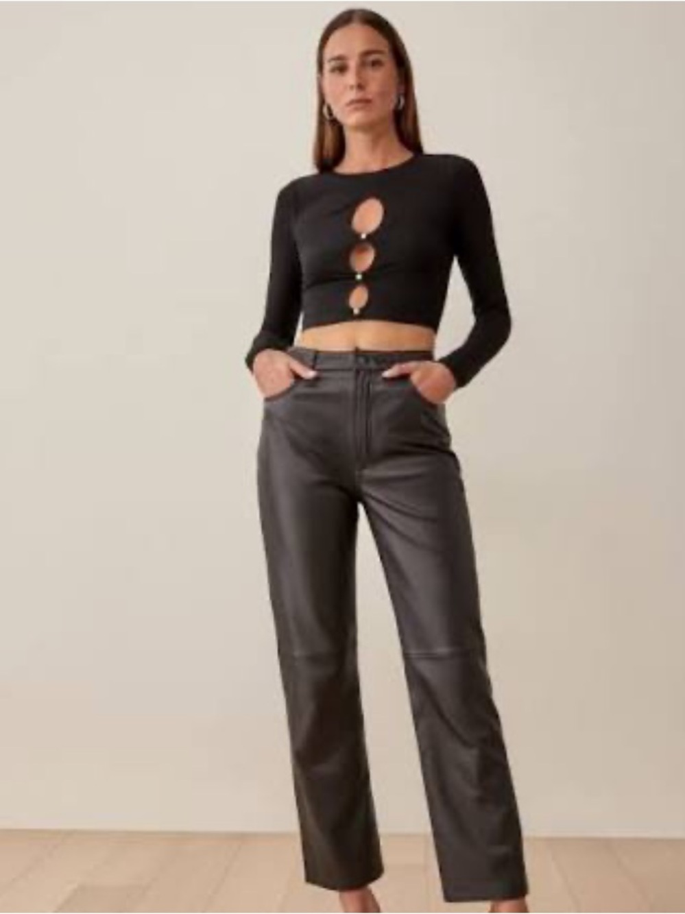 Reformation Vernon top black cut out pearl SZ XS